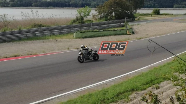 Ducati streetfighter v4 mới lộ diện hình ảnh chạy thử thực tế tại pergusa