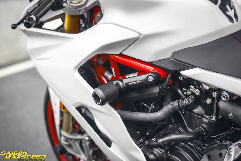 Ducati supersport s siêu phẩm mô tô đường phố độ nhẹ nhàng với tone màu trắng tinh khôi