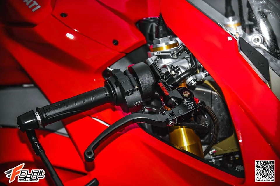 Ducati v4 panigale kết hợp tinh tế với dàn thương hiệu gale speed