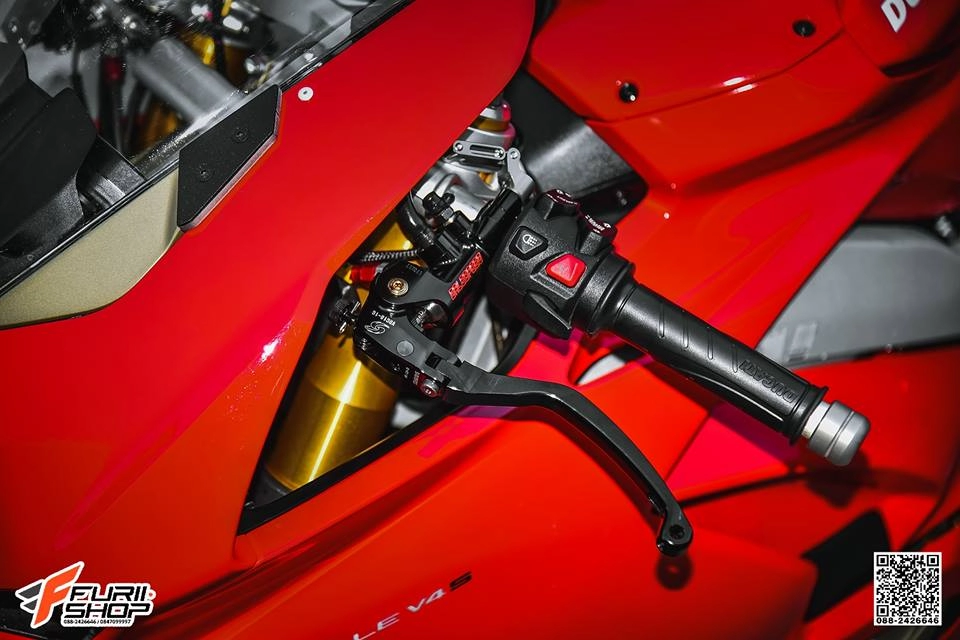 Ducati v4 panigale kết hợp tinh tế với dàn thương hiệu gale speed