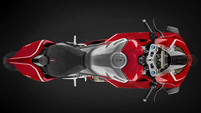 Ducati v4r panigale 2019 ra mắt với bộ cánh carbon đặc trưng mới
