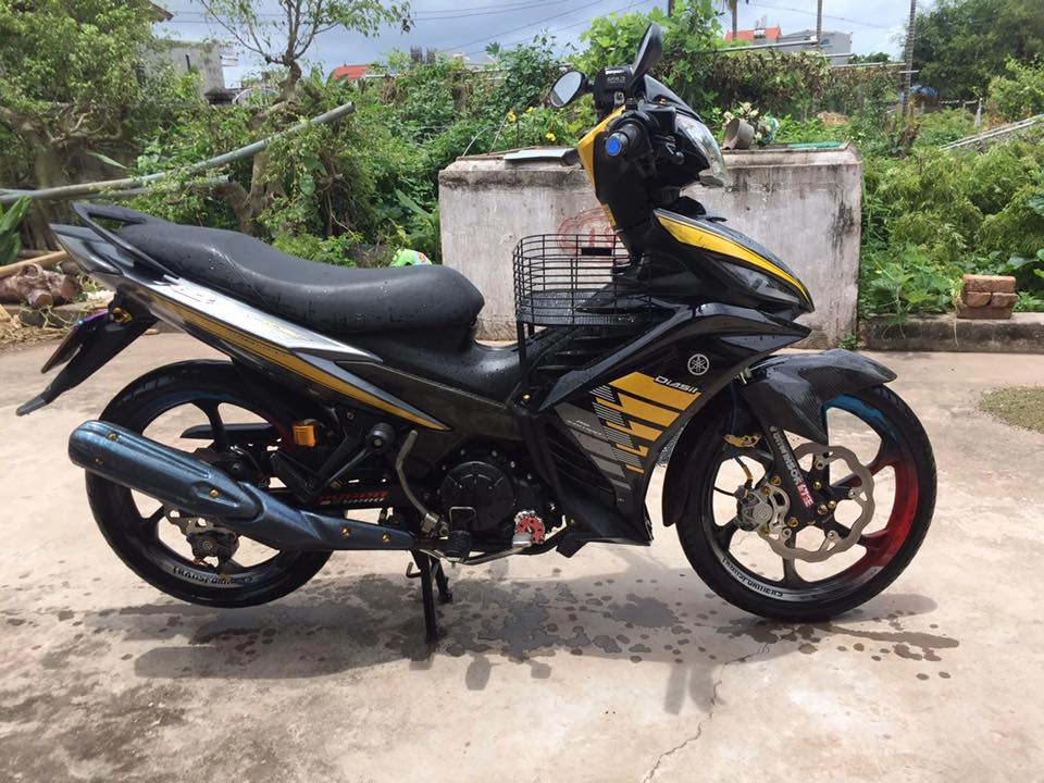 Exciter 135 kiểng nhẹ đậm chất dân chơi của biker nam định