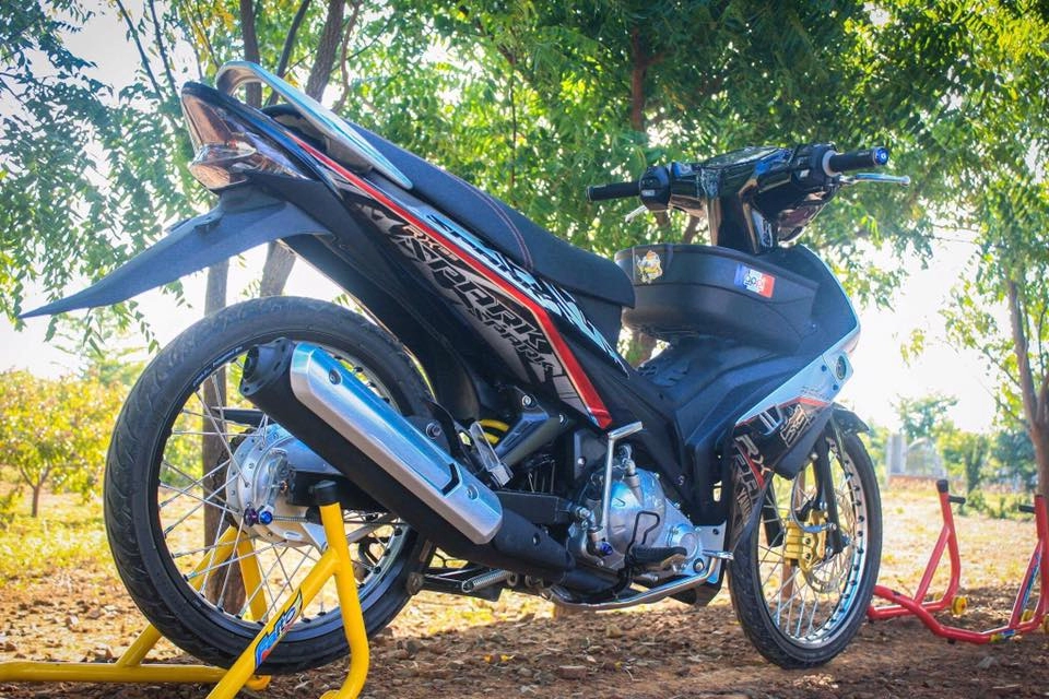 Exciter 135cc chiến binh đường phố với nhiều trang bị thương hiệu