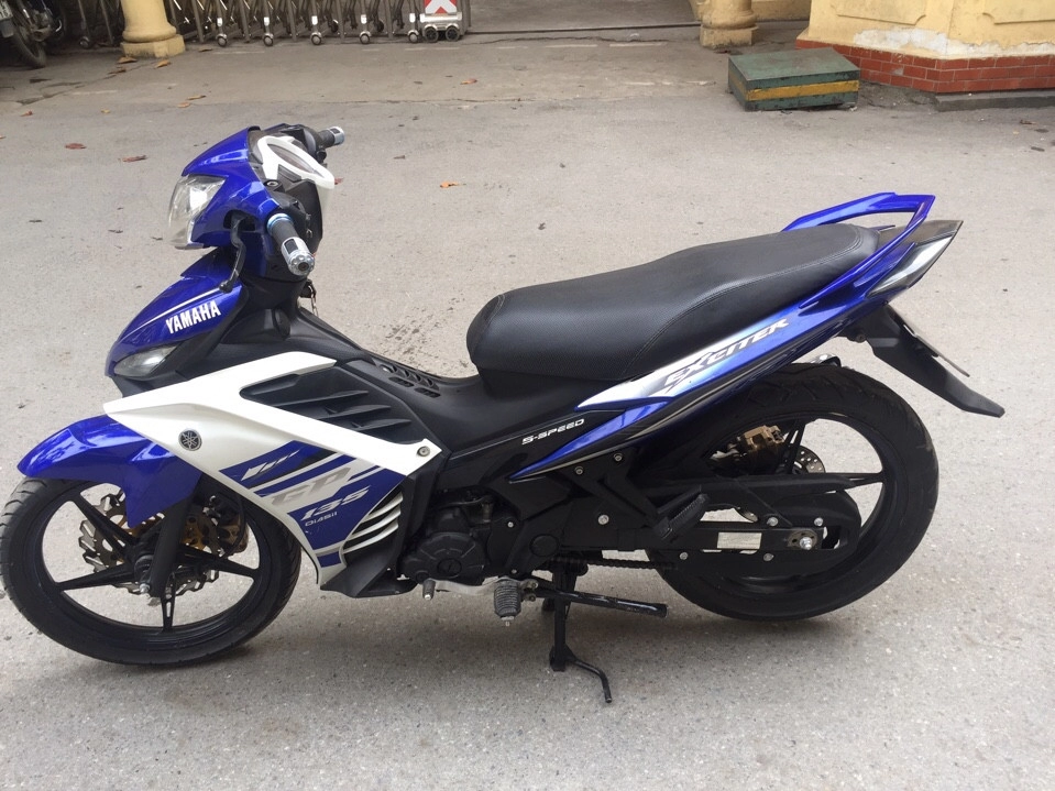 Exciter 135cc màu xanh trắng gp côn tay 2012 nguyên bản