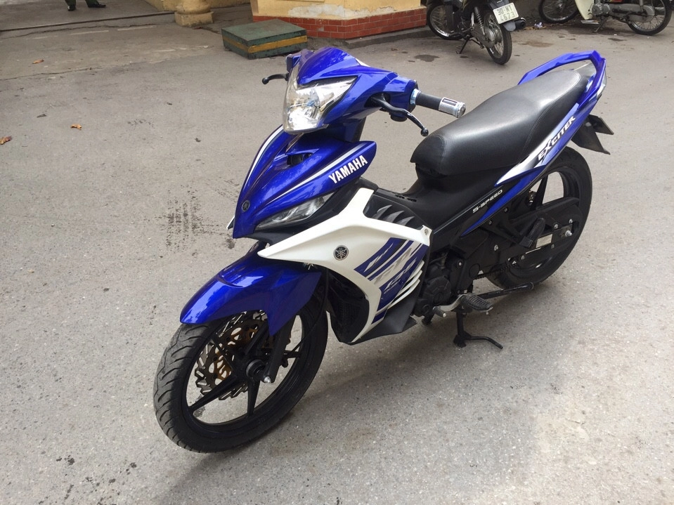 Exciter 135cc màu xanh trắng gp côn tay 2012 nguyên bản