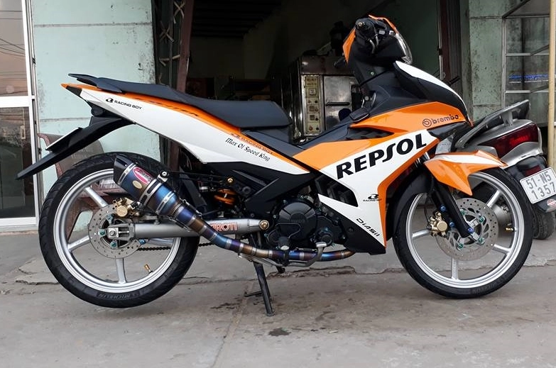 Exciter 150 độ dàn chân racing boy đậm chất thể thao trong bộ cánh repsol