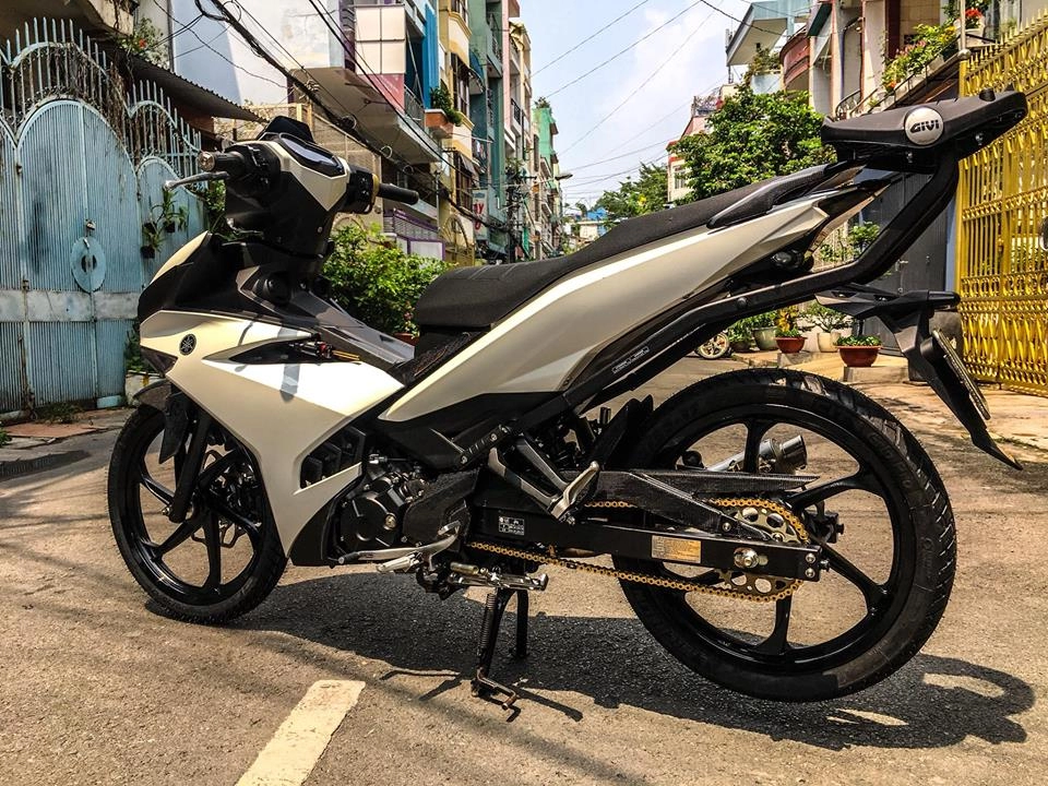 Exciter 150 độ mang những nét đẹp tiềm ẩn của biker việt