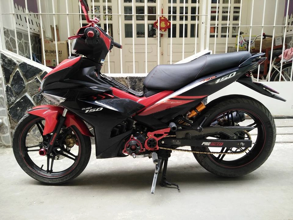 Exciter 150cc phá cách táo bạo đi kèm với nhiều đồ chơi hàng hiệu