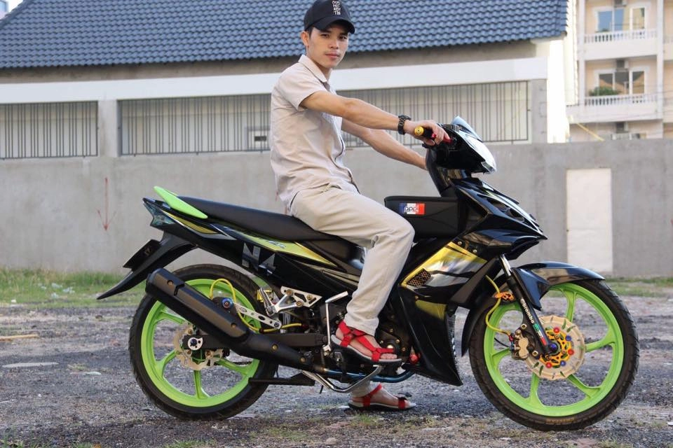 Exciter 2010 độ đơn giản mang sắc thái cực ngầu của biker nghệ an