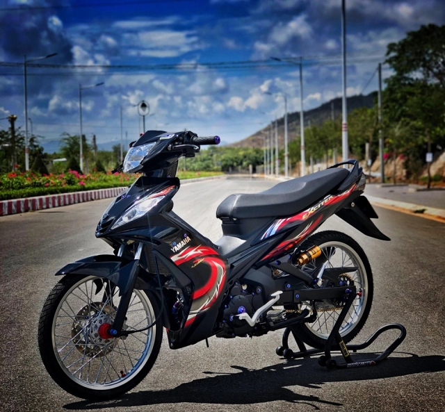 Exciter 2010 lột xác với dàn chân ma mị của biker xứ biển