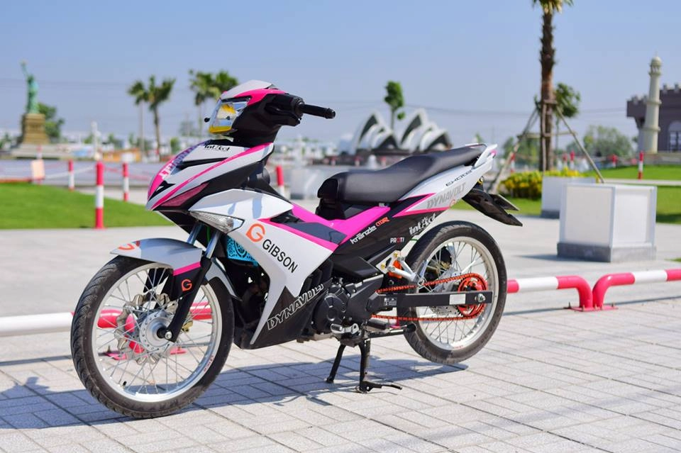 Exciter phiên bản 2017 lên bộ tem trùm gibson cực đẹp của biker tây ninh