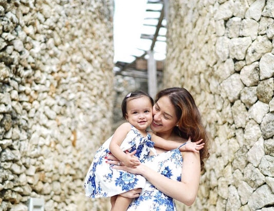 Fan thổn thức vì mẹ con mỹ nhân đẹp nhất philippines xinh xuất sắc như chị em sinh đôi