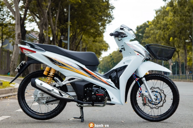 Future độ màn hóa thân thành wave 125 đẹp như ngọc trinh của biker việt