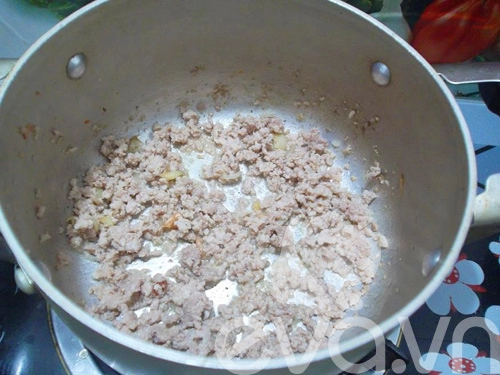 Giản dị canh thịt băm nấu nấm