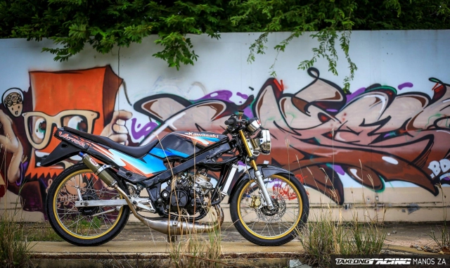 Há hốc với kawasaki victor 150 độ đỉnh khoe dáng bên sơn grunge graffiti