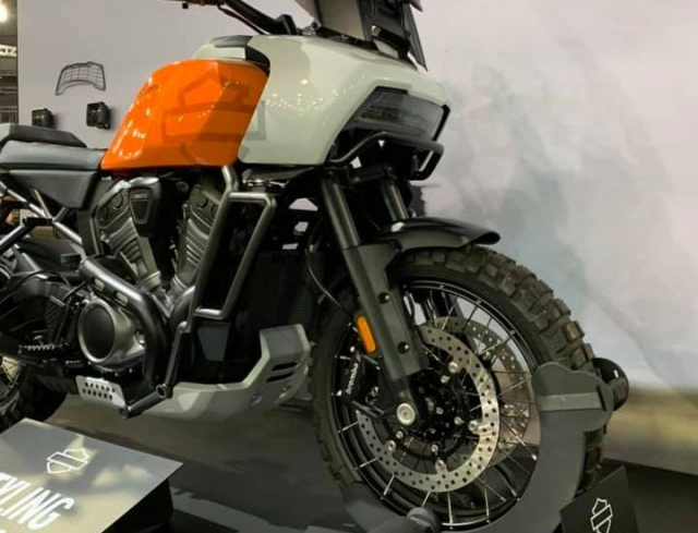 Harley-davidson pan america 1250 adventure tourer được giới thiệu với gói phụ kiện cao cấp