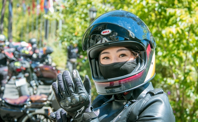 Harley-davidson roadster 1200cc cùng nữ biker yêu kiều vượt hành trình hơn 1000km