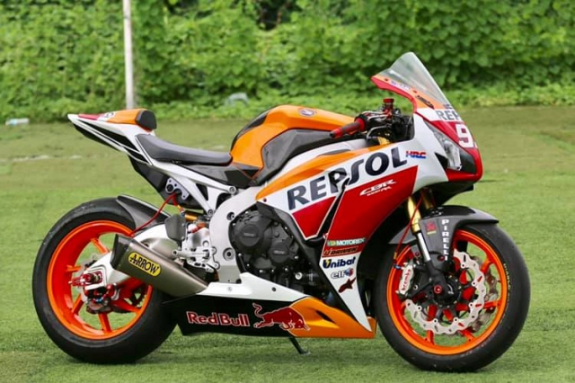 Honda cbr1000rr repsol độ ấn tượng với dàn chân vô đối