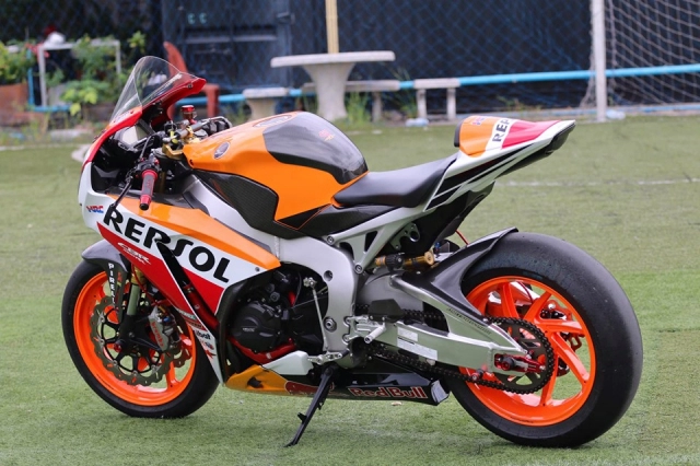 Honda cbr1000rr repsol độ ấn tượng với dàn chân vô đối