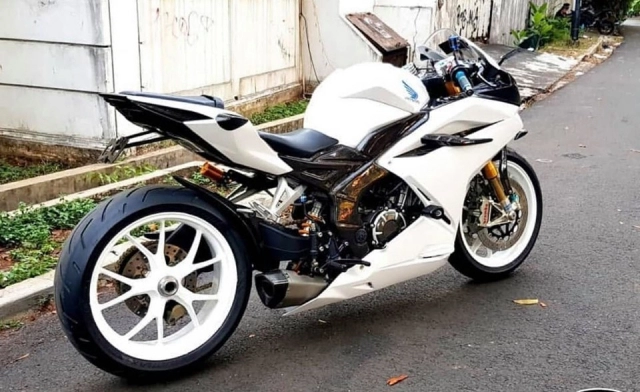 Honda cbr250rr độ hoàn hảo với dàn chân 1 gắp của những anh lớn