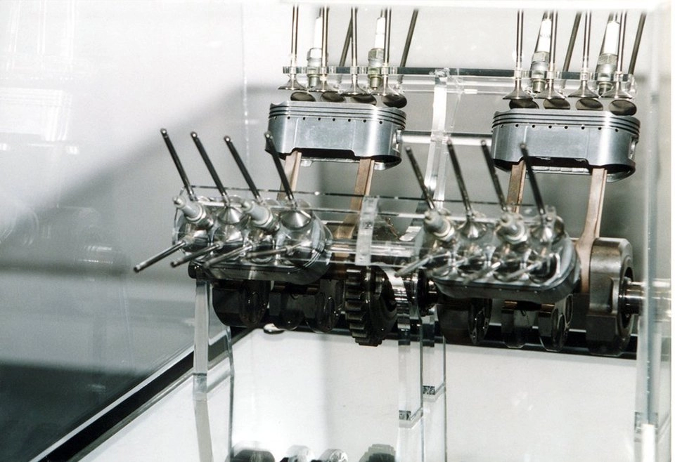Honda nr1000 v4 2020 lộ diện thiết kế - hồi sinh công nghệ oval piston