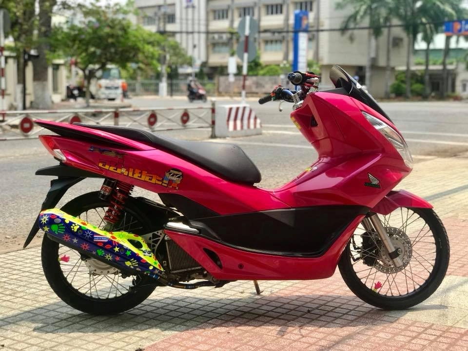 Honda pcx của chàng biker việt lột xác phong cách thái đầy xinh xắn