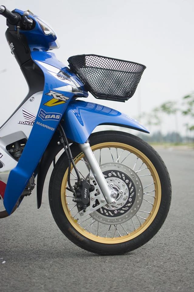 Honda wave 100 phiên bản repsol blue chrome phá cách khá nhẹ nhàng và mạnh mẽ của bạn trẻ sài thành