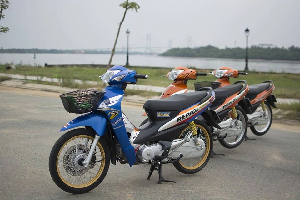 Honda wave 100 phiên bản repsol blue chrome phá cách khá nhẹ nhàng và mạnh mẽ của bạn trẻ sài thành