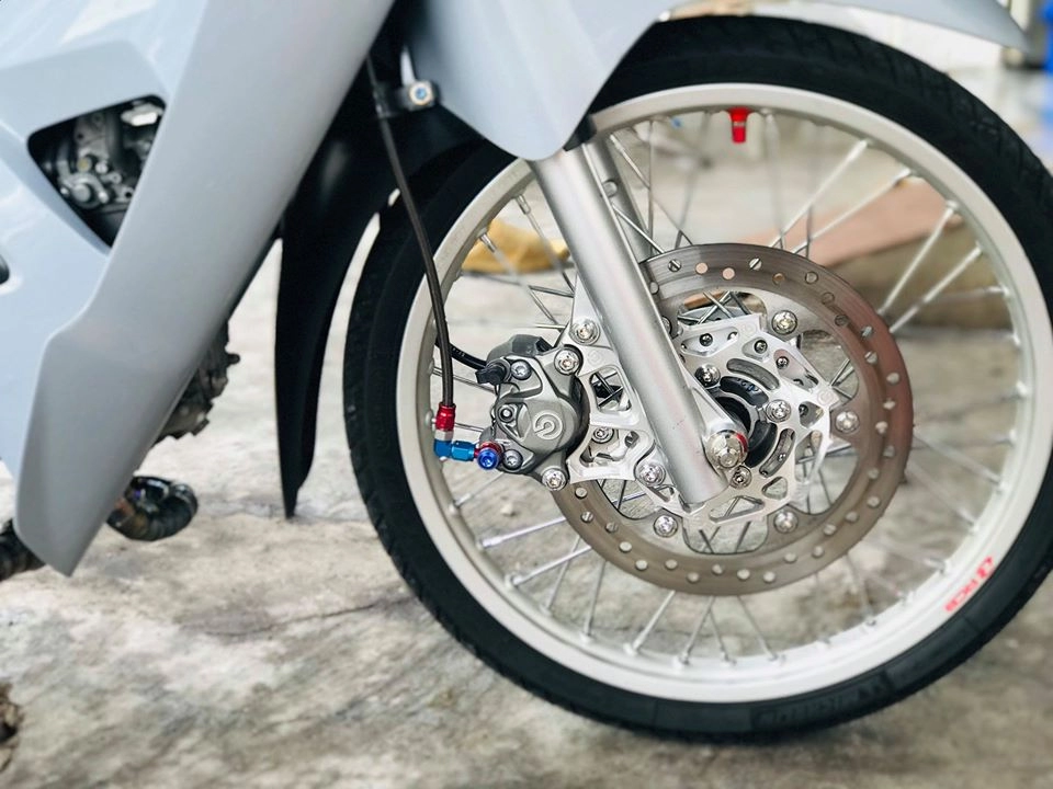 Honda wave mẫu xe quốc dân với dàn chân phong cách brembo cực chất