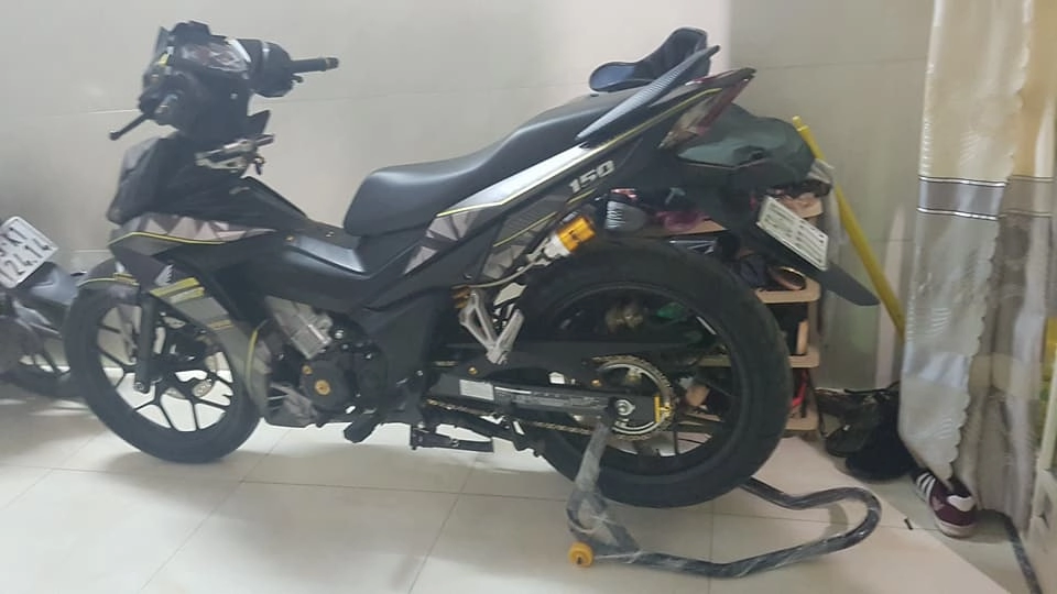 Honda winner 150 độ kiểng cá tính với bộ áo camo