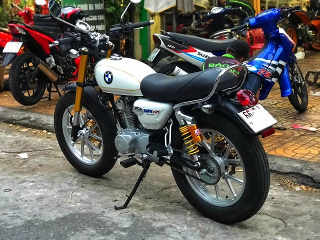 Husky classic 125 đô phong cach bmw vơi dan chân khiên ngươi xem kho thơ