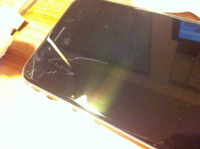 Iphone 6 gặp tiếp lỗi màn hình dễ xước