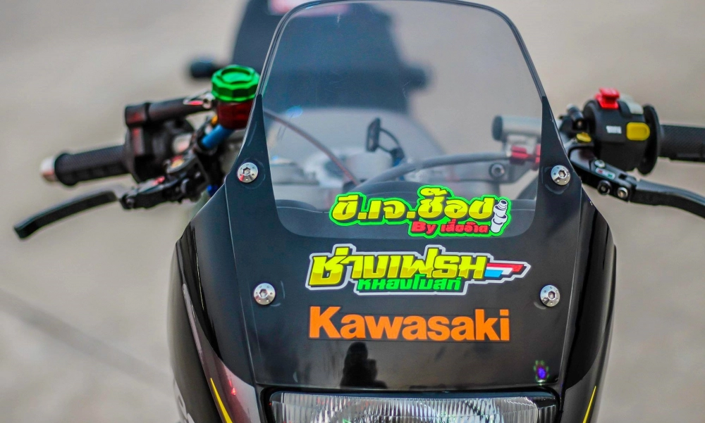 Kawasaki kips 150 độ thần gió 2 thì tái xuất với dàn chân xé gió