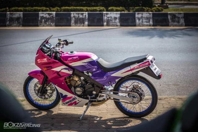 Kawasaki kips 150 độhuyền thoại 2 thì trở nên ngọt ngào với bộ áo sắc hồng