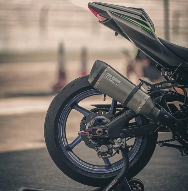 Kawasaki ninja 250 độ theo phong cách đường đua đẹp mê hồn