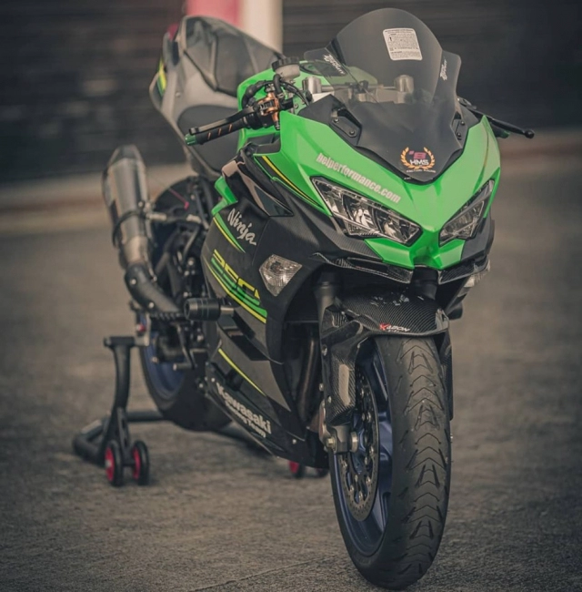 Kawasaki ninja 250 độ theo phong cách đường đua đẹp mê hồn