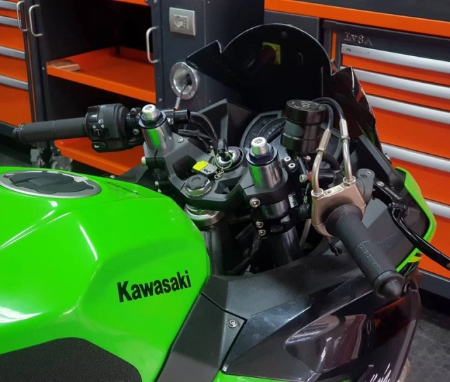 Kawasaki ninja 250 được nâng cấp vượt trội với cấu hình đường đua