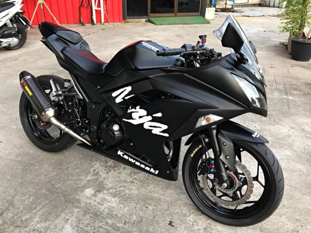 Kawasaki ninja 300 nâng cấp đầy tinh tế với gam màu matte black