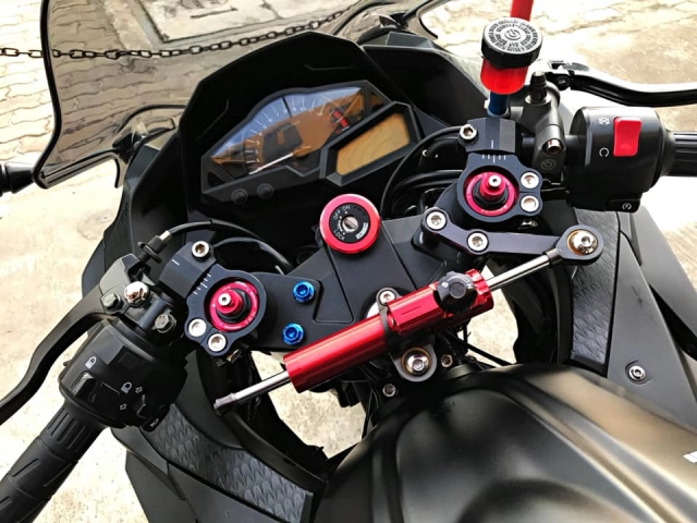 Kawasaki ninja 300 nâng cấp đầy tinh tế với gam màu matte black
