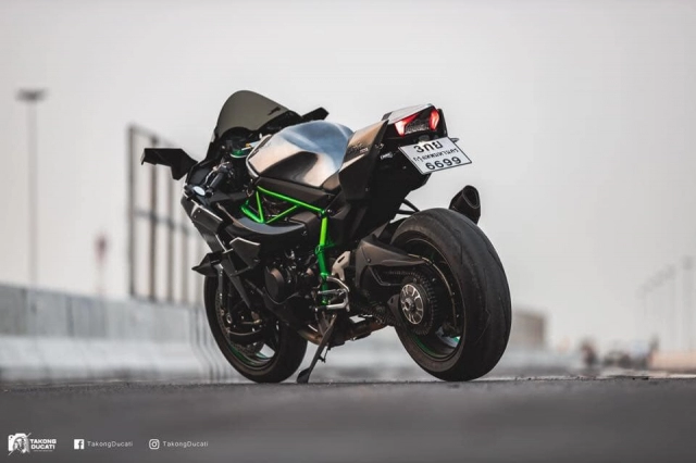 Kawasaki ninja h2 lột xác thành phiên bản đường đua h2r