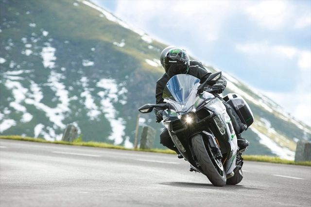 Kawasaki ninja h2 sx se 2019 bổ sung công nghệ superbike