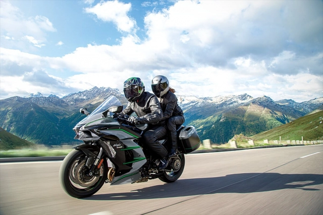 Kawasaki ninja h2 sx se 2019 bổ sung công nghệ superbike