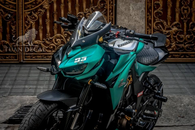 Kawasaki z1000 độ ấn tượng với phong cách tem đấu xanh lục bảo