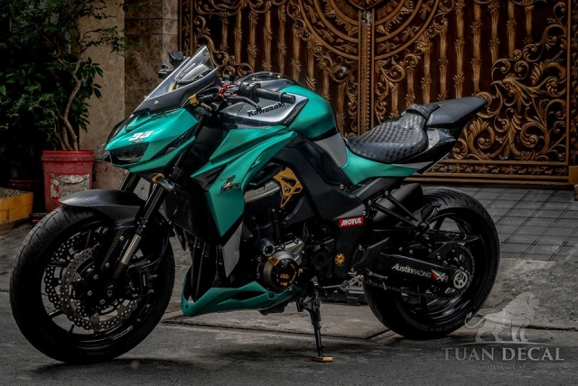 Kawasaki z1000 độ ấn tượng với phong cách tem đấu xanh lục bảo