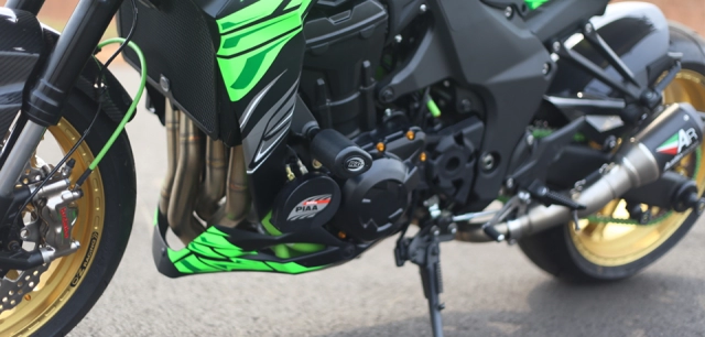 Kawasaki z1000 sặc sỡ với phong cách đại bàng xuống núi