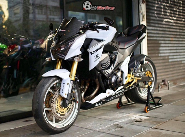 Kawasaki z800 đầy sức hút với tone màu trắng tinh khôi