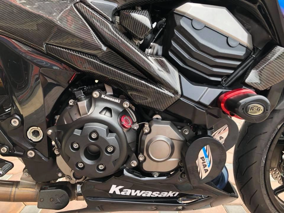 Kawasaki z800 độ cuốn hút cùng tone màu xanh-đen lịch lãm