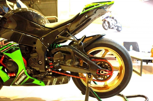 Kawasaki zx-10r chân dung gã chiến binh kiên cường trên đường đua wsbk