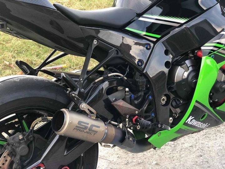 Kawasaki zx-10r độ bắt mắt với dàn trang bị đắt tiền