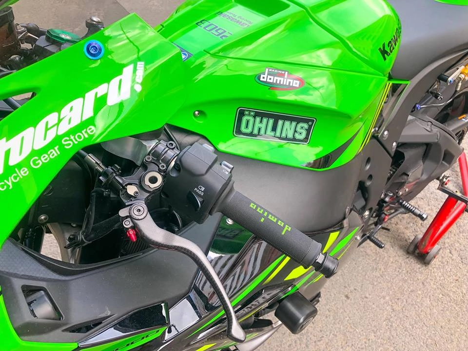 Kawasaki zx-10r ngựa chiến nâng cấp khủng tại dãi đất chữ s